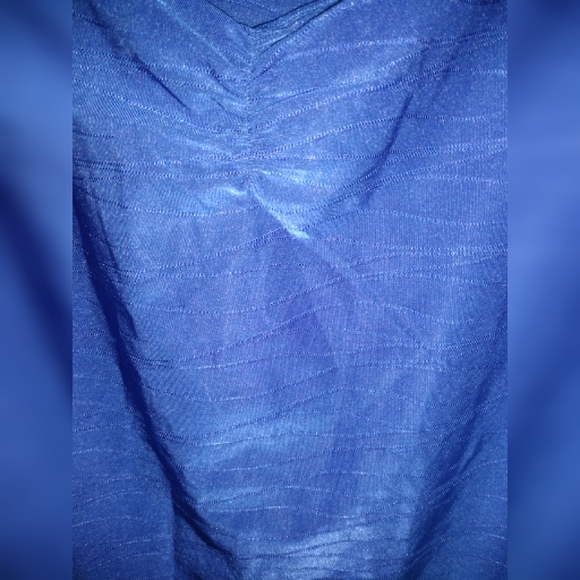 Avenue stretch blue indigo textured plus side top. - Picture 5 of 8